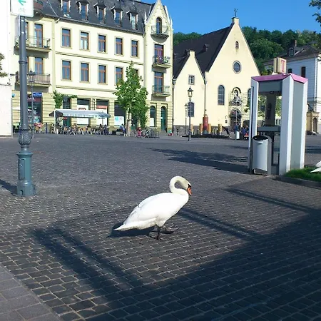 Estein 3 Zkb Balkon Apartman *